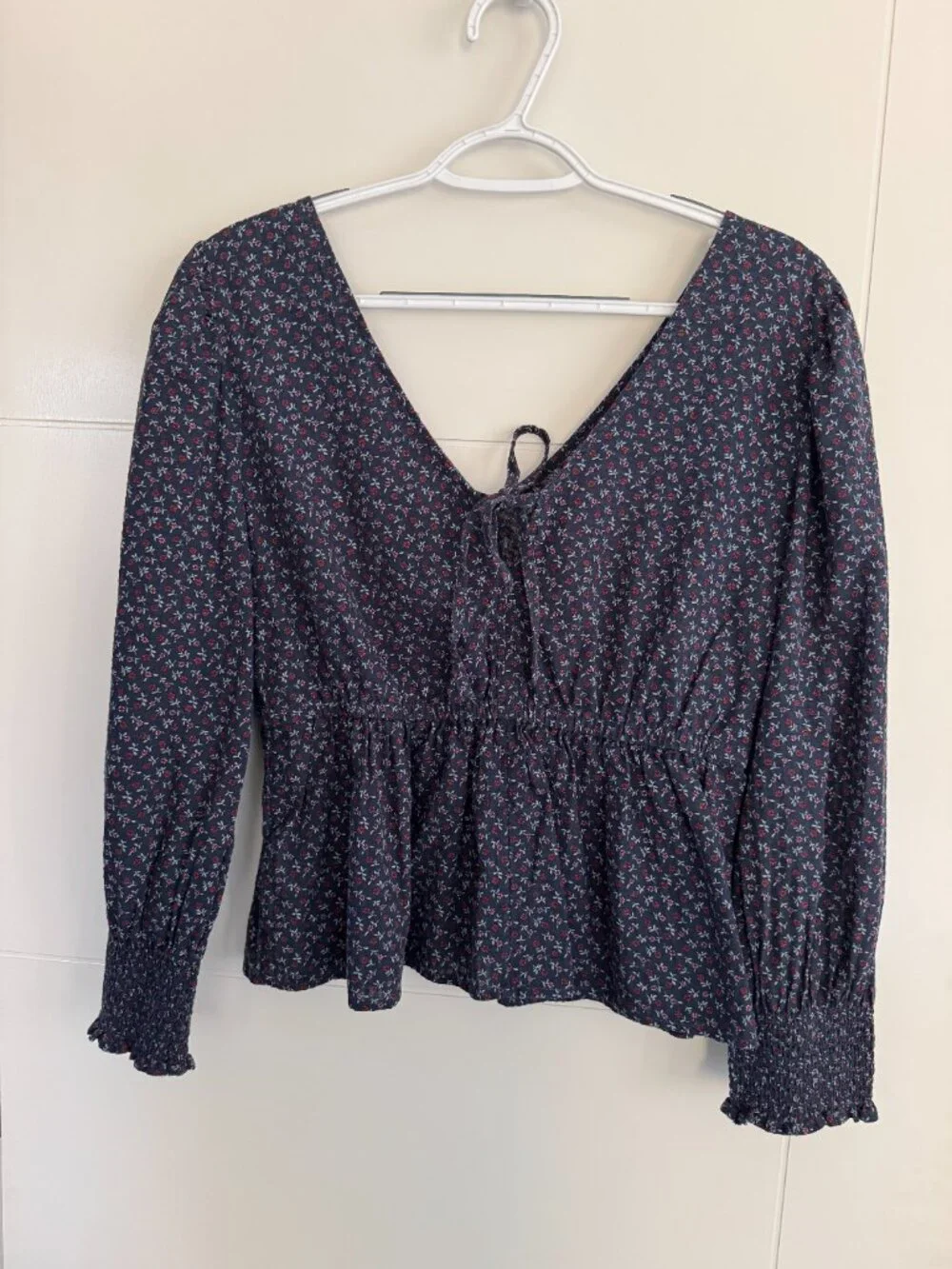Madewell Indigo Floral V-Neck Peplum Blouse with Smocked Cuffs - (S)